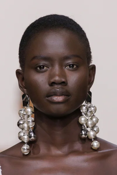 Look 18